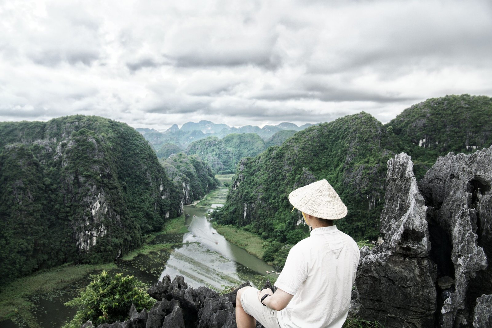Where to Stay in Ninh Binh Tam Coc, Trang An, or City Center (A Local’s Honest Guide) Where to Stay in Ninh Binh Tam Coc, Trang An, or City Center (A Local’s Honest Guide)