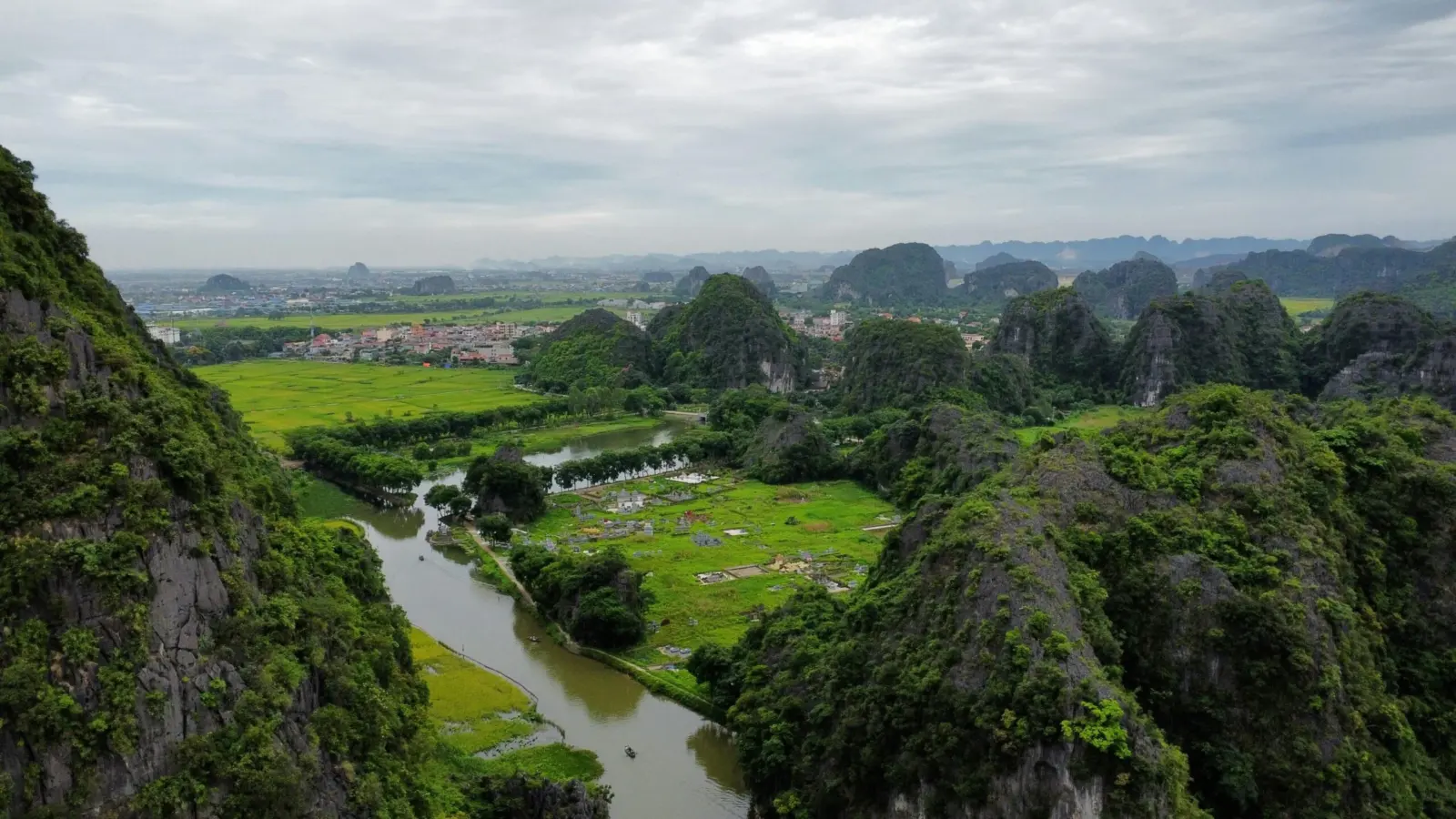 Ninh Binh Hotel Booking Guide: Common Mistakes