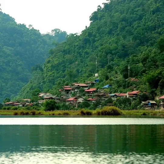 Pac Ngoi Village