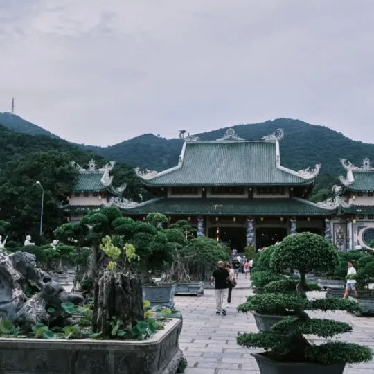 リンフック寺（鶏の寺）