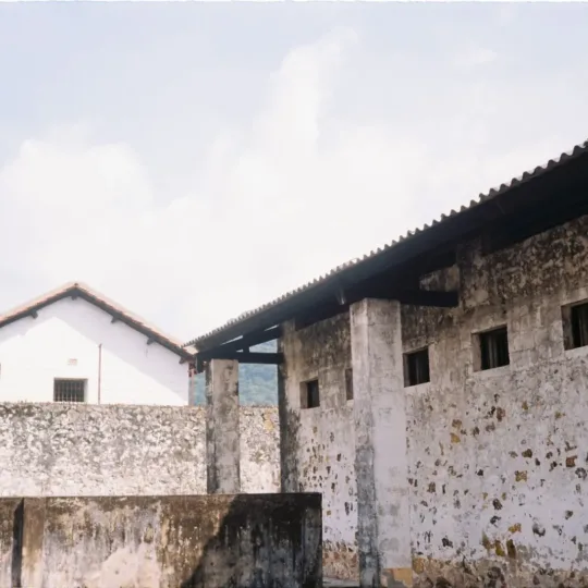 火炉监狱 (Hoa Lo Prison)