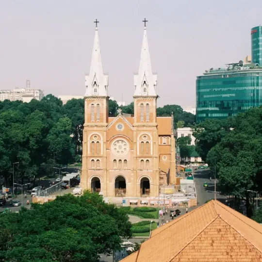 사이공 노트르담 대성당과 중앙 우체국