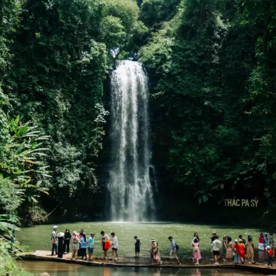 Pa Sy Waterfall (Mang Den)