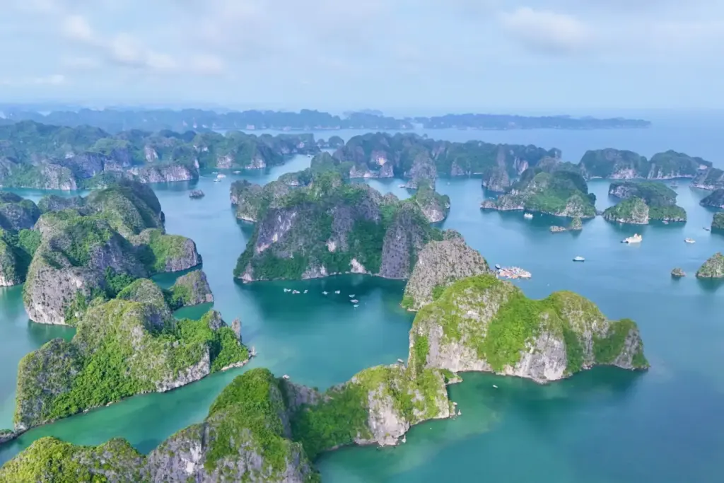 Lan Ha Bay, Vietnam