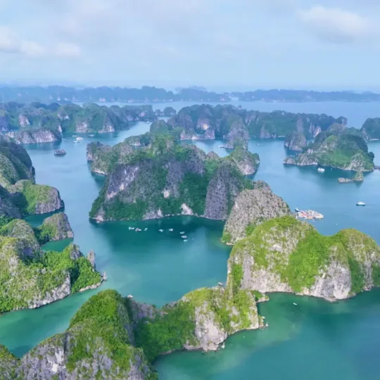 兰夏湾 (Lan Ha Bay)