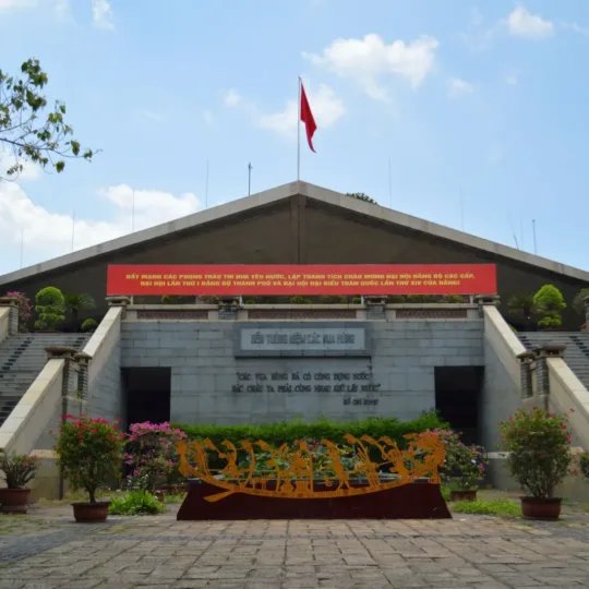 Hoang Sa Flotilla Memorial (Am Linh Tu)