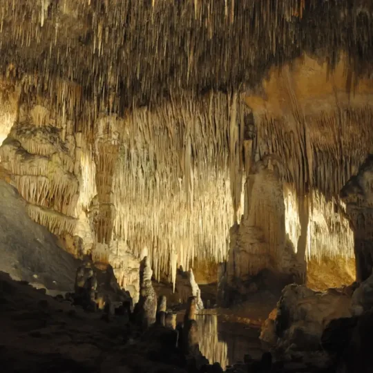 Hang En Cave