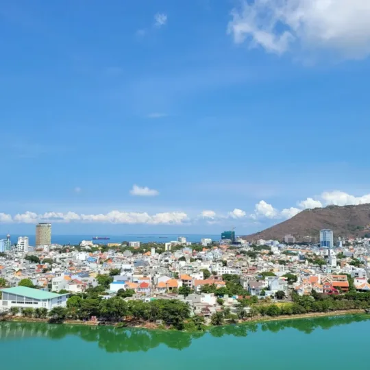 Nghinh Phong Cape